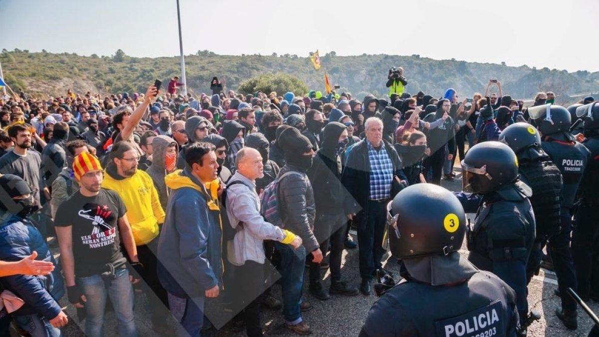 Concentración y cortes de la mañana en Tarragona (II)