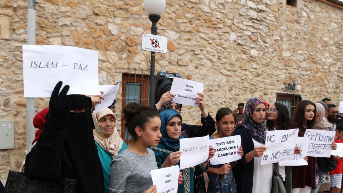 La comunidad musulmana rechaza en Torredembarra los atentados