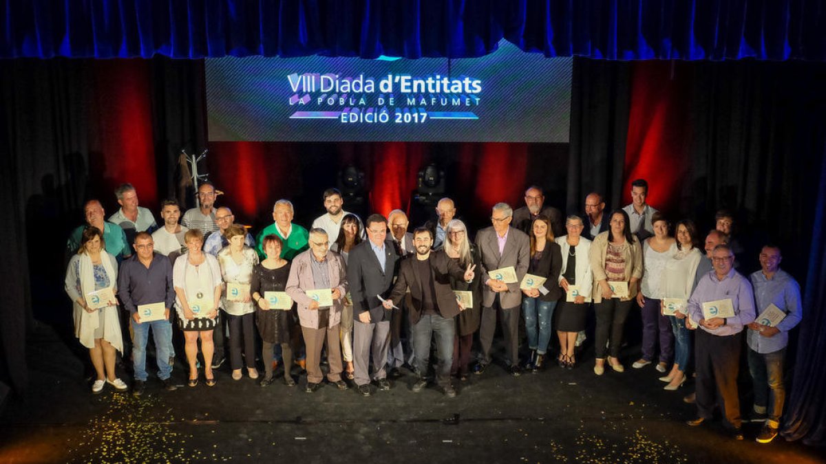 La Pobla homenatja les entitats del poble 2