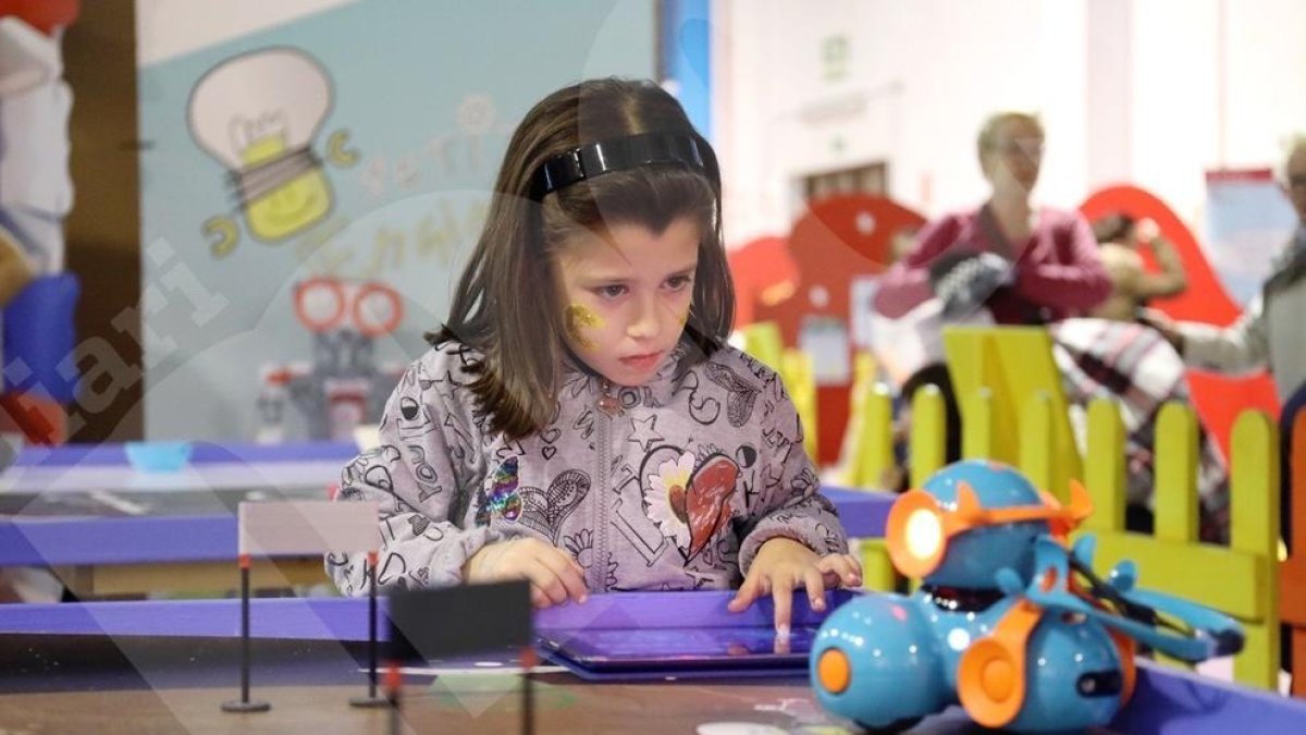 Una pista de hielo sintético y un circuito de karts eléctricos, novedades del Parc de Nadal de Tarragona
