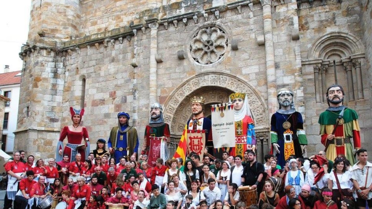 Els Amics dels Gegants de Montblanc viajan a Zamora en motivo de las Fiestas de San Pedro