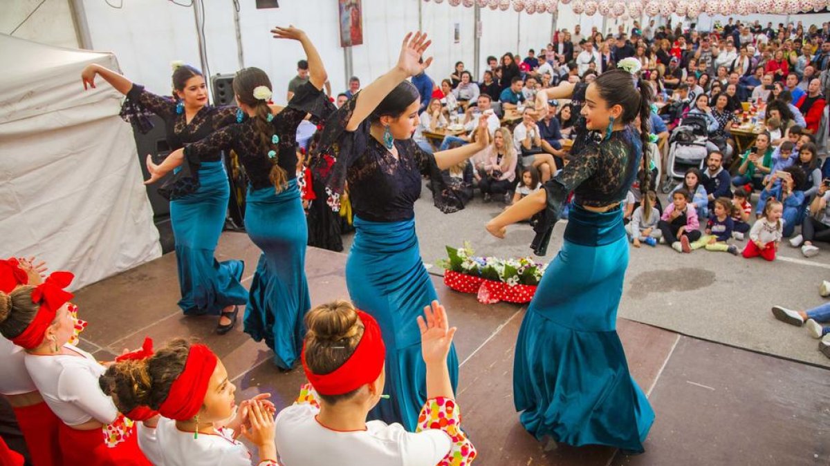 La FerIa de Abril cierra el primer fin de semana con una alta presencia de gente en las casetas