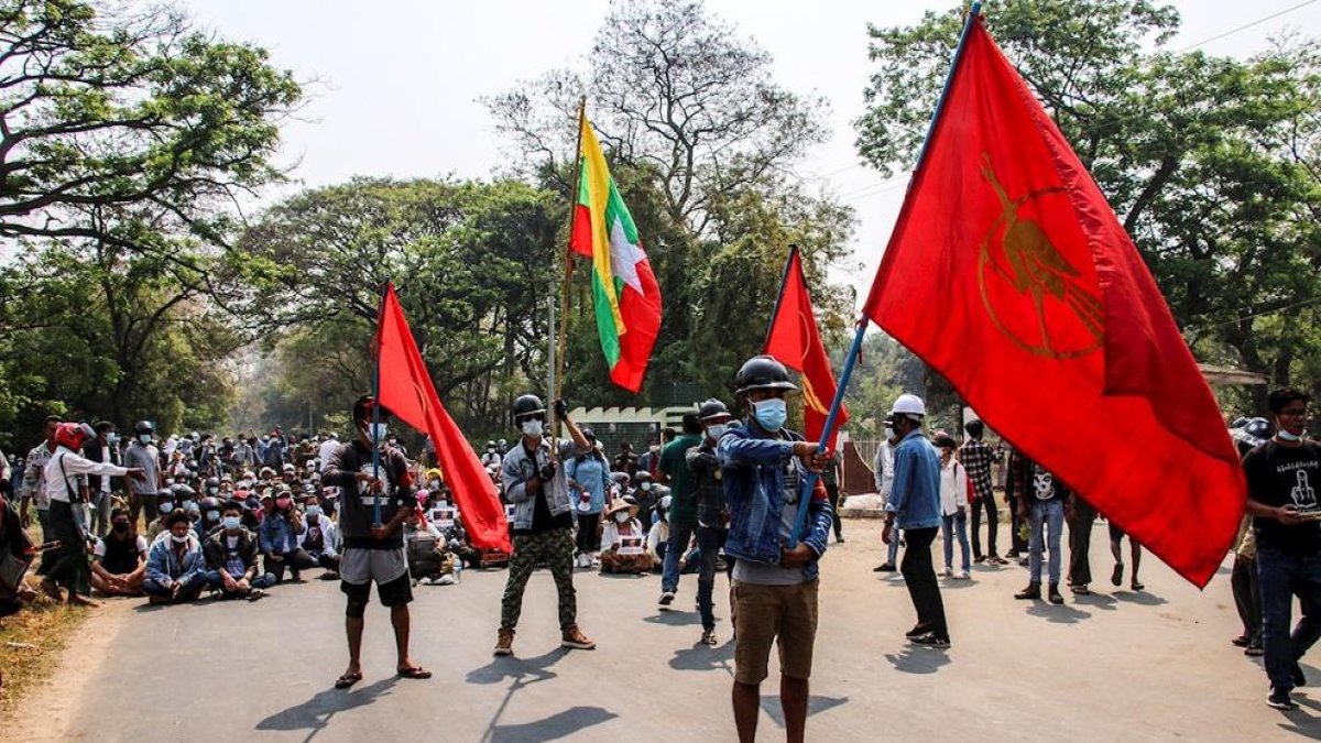 España recomienda a sus ciudadanos que salgan de Birmania lo antes posible