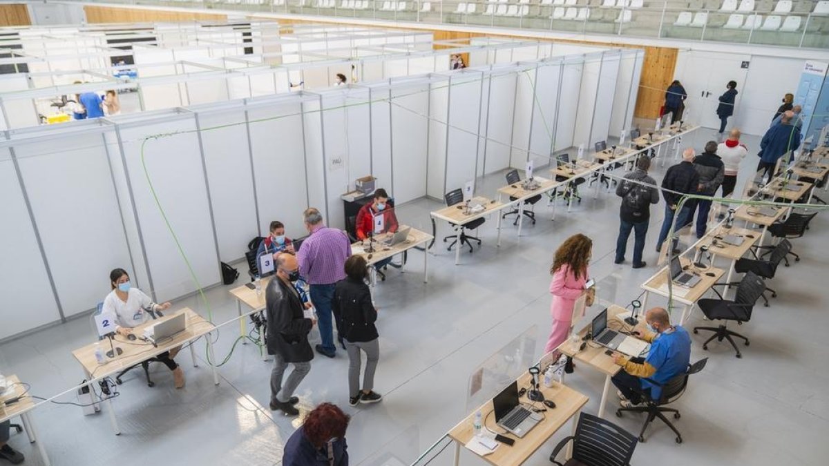 El Palau d'Esports administra 5.442 vacunas entre el martes y miércoles