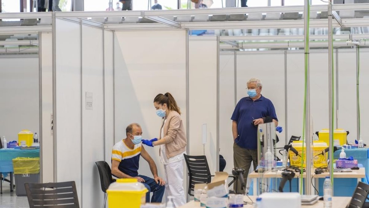 El Palau d'Esports administra 5.442 vacunas entre el martes y miércoles