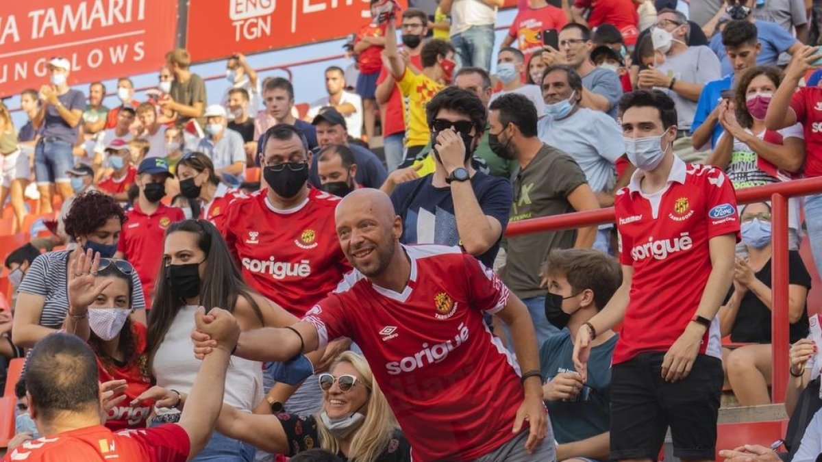 L'afició durant el Nàstic-Barça B