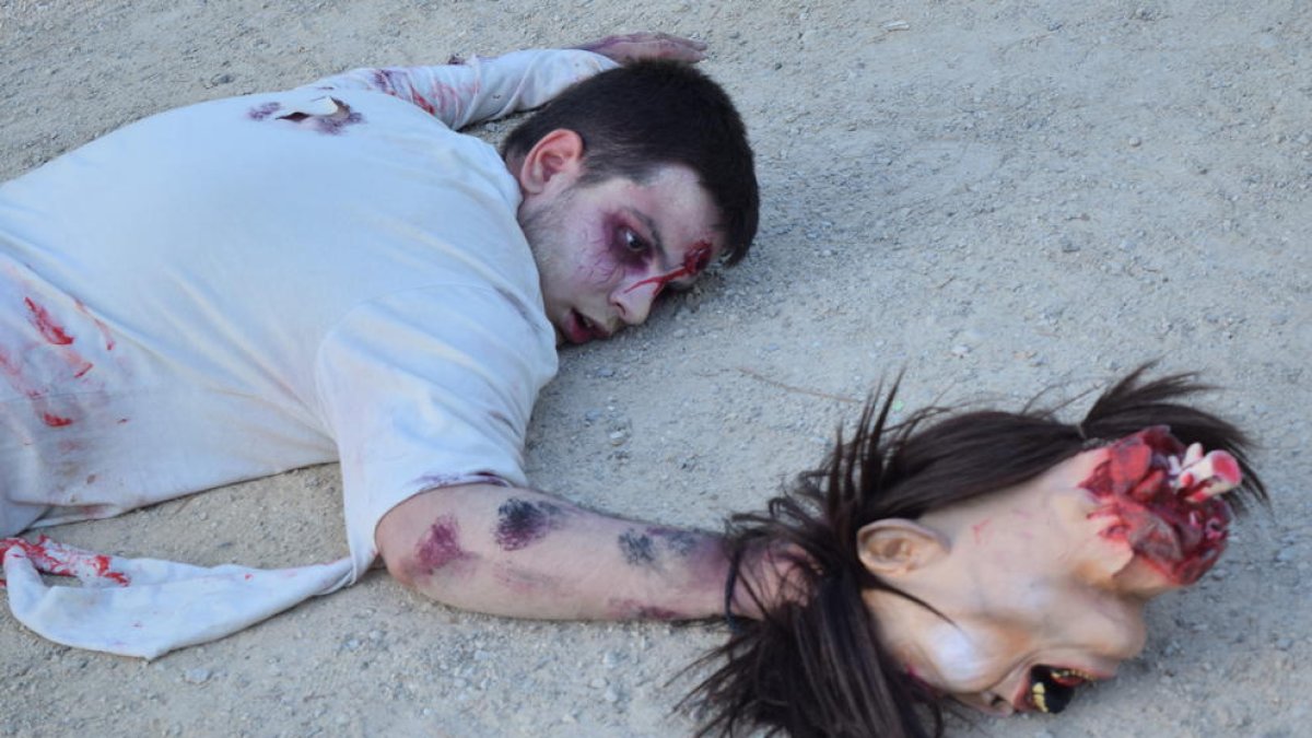 Intentar sobreviure davant dels zombies del Camp de Mart