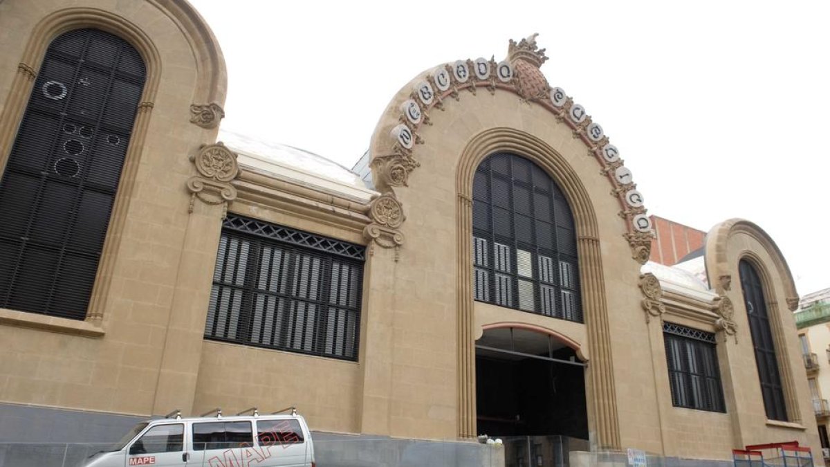 Espimsa llega a un acuerdo para recuperar el aparcamiento del Mercado