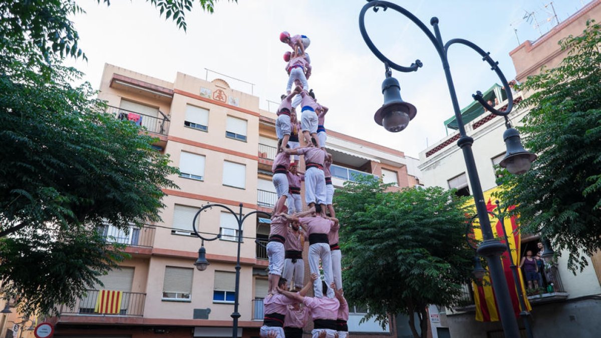 Els Xiquets de Tarragona ensopeguen de nou a la diada de Sant Pere al Serrallo