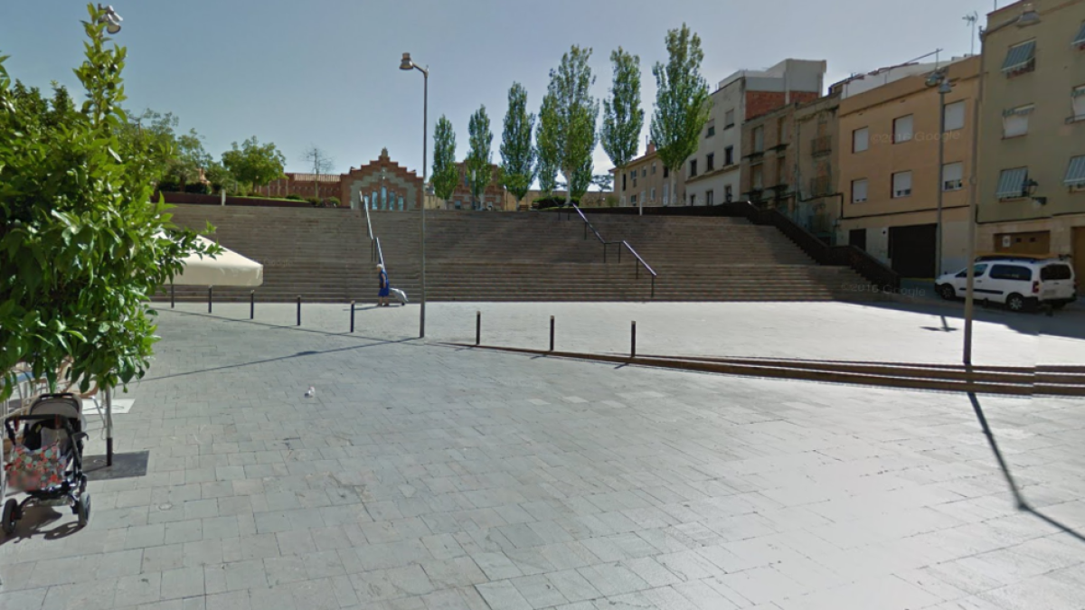 El fuerte olor de marihuana de un vehículo alerta agentes de la Guardia Urbana y acaban deteniendo el conductor