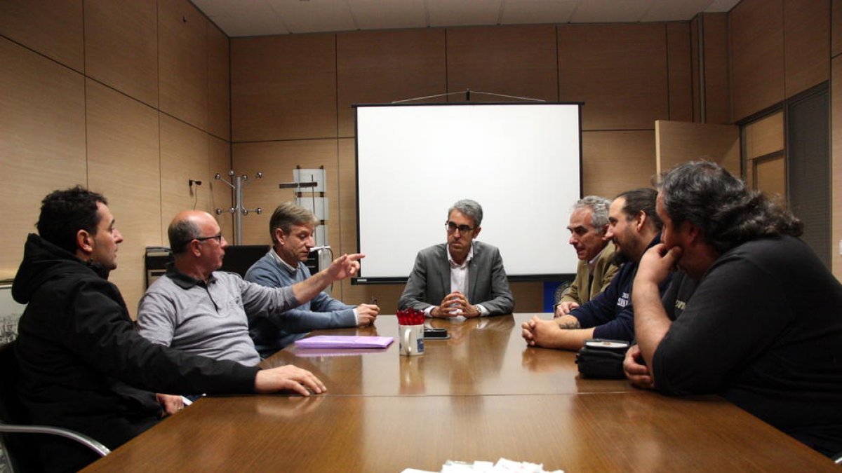 Estudien crear una organització única de productors de peix blau