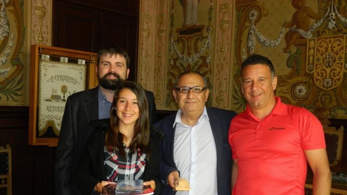 Una alumna de Torredembarra rep la beca Fundació Amancio Ortega