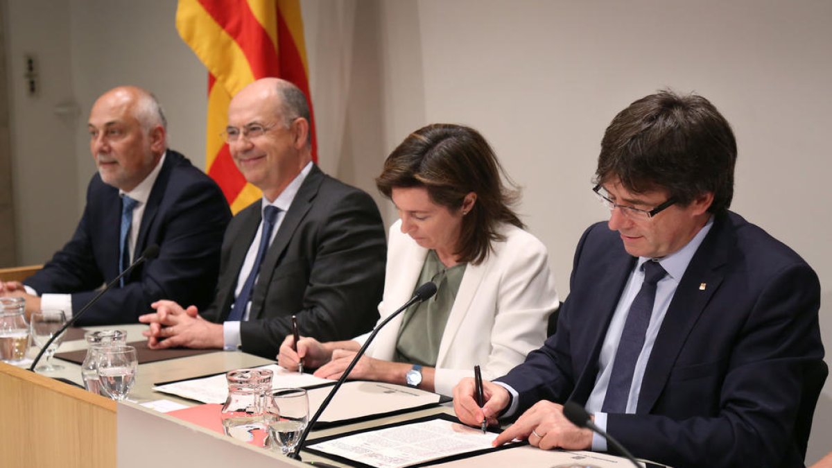 El BBVA cedeix 1.800 habitatges a la Generalitat per a lloguer social