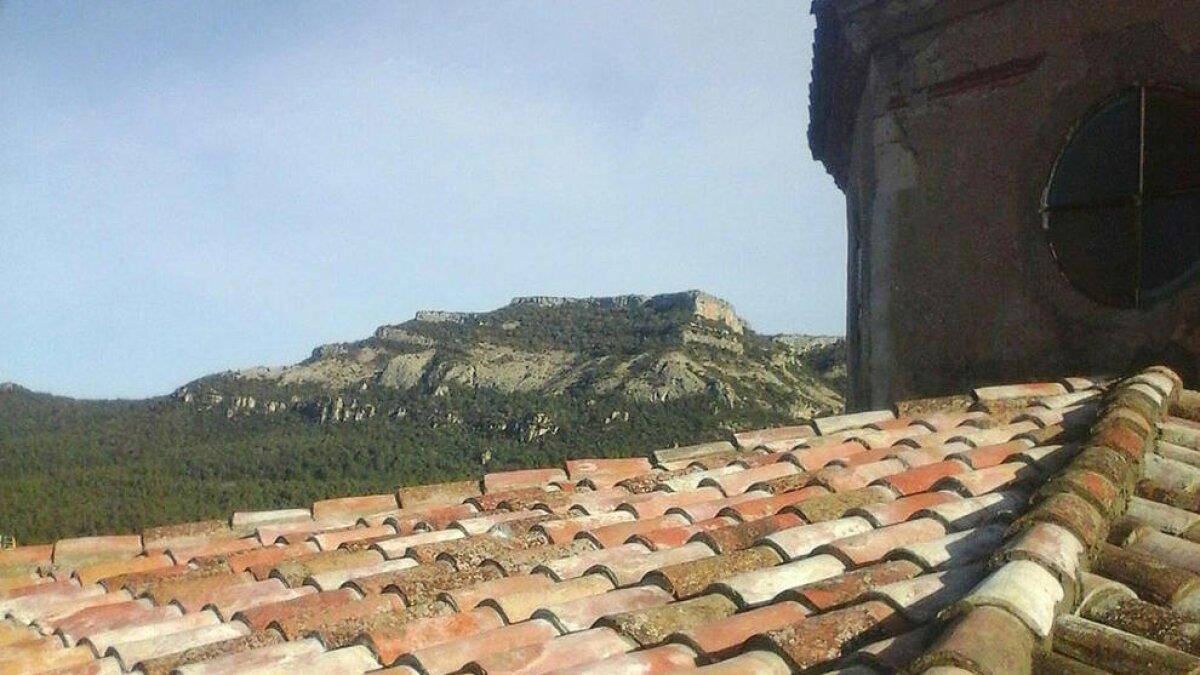 Rehabiliten les cobertes i el parallamps de l'església parroquial de Santa Maria de Capafonts