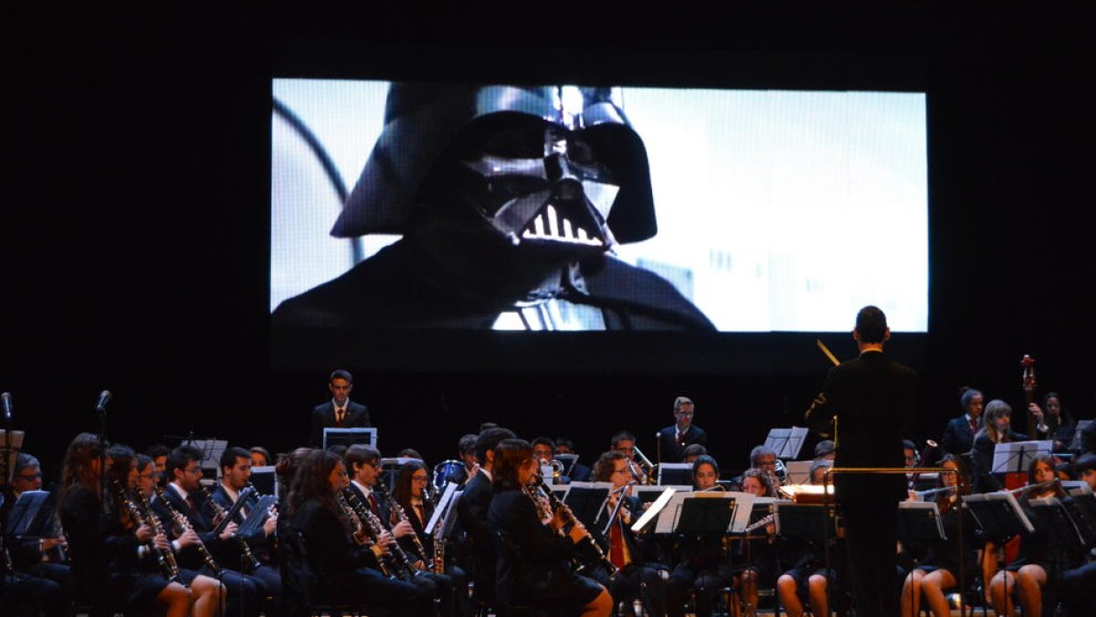 Els superherois i la seva música sedueixen el públic del Teatre Tarragona