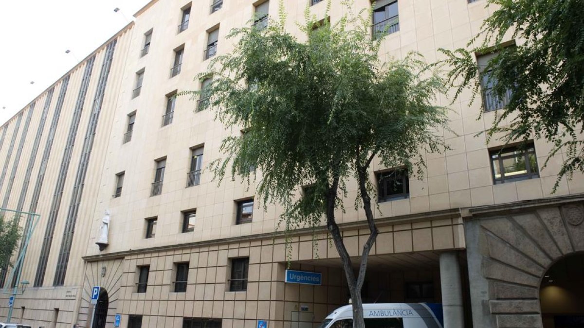 Prop de 2.300 pacients esperen una operació de cataractes, pròtesi de genoll o maluc al Camp de Tarragona