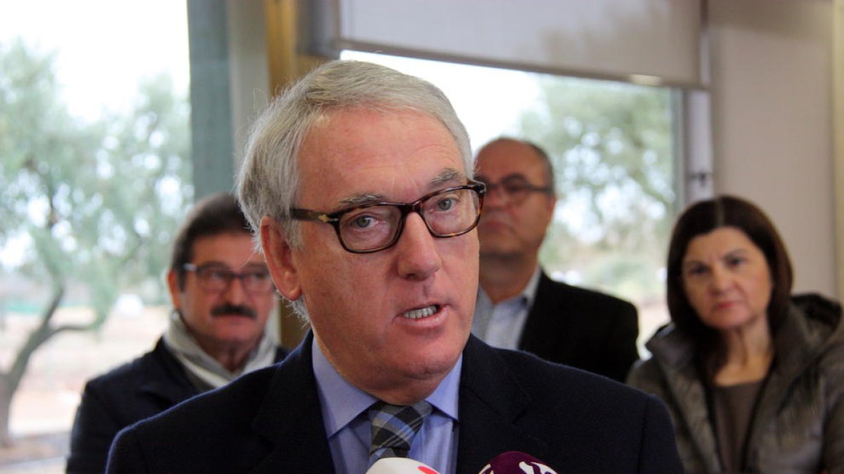 Els presidents de les diputacions catalanes es debaten entre refundar-les o suprimir-les