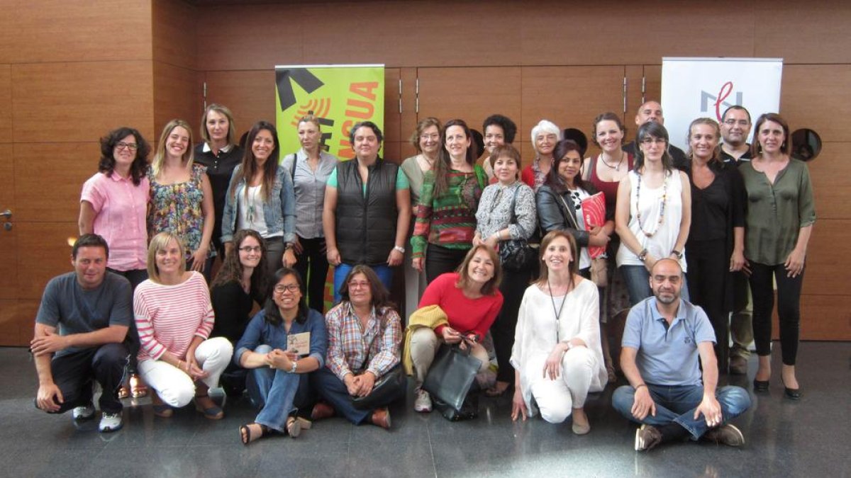 Una  cinquantena de persones acaben els cursos de català a l'Hospitalet de l'Infant