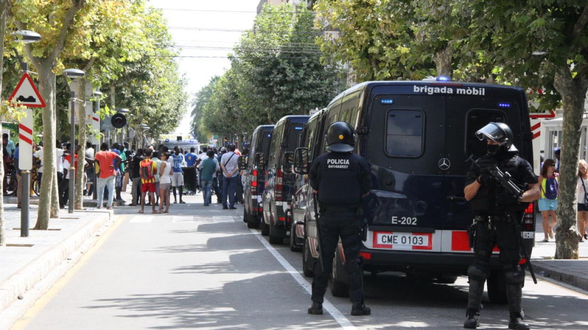 Patrulles de Mossos, obligades a fer 300 km diaris per donar servei nocturn a Salou