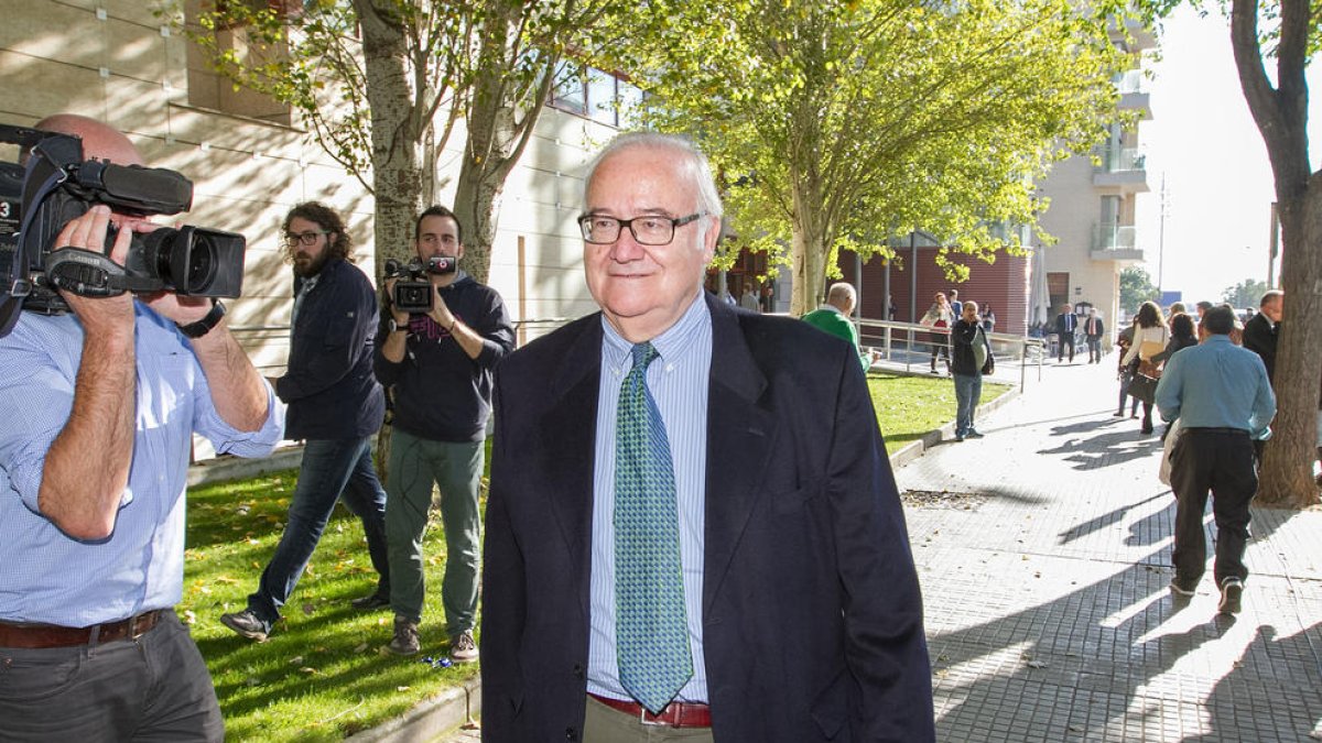 Prat acusa al CatSalut de pagar Manté y Batesteza hinchando contratos de Innova