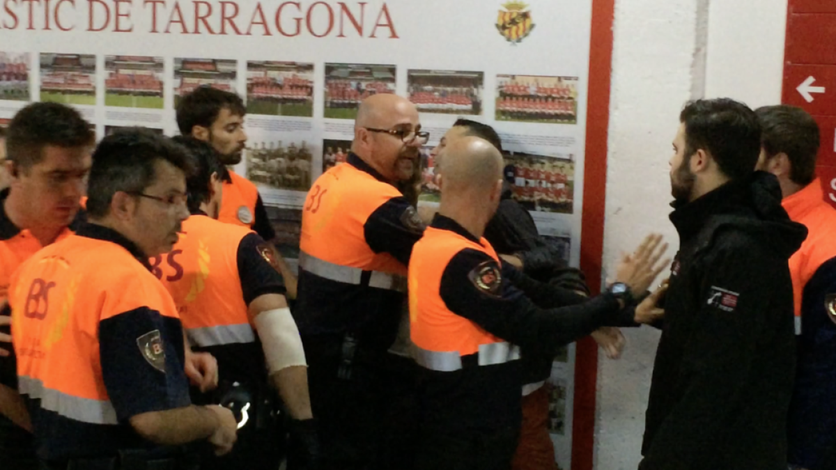 Un aficionat d'«Orgull Grana» agredeix, presumptament, a un agent de la seguretat privada