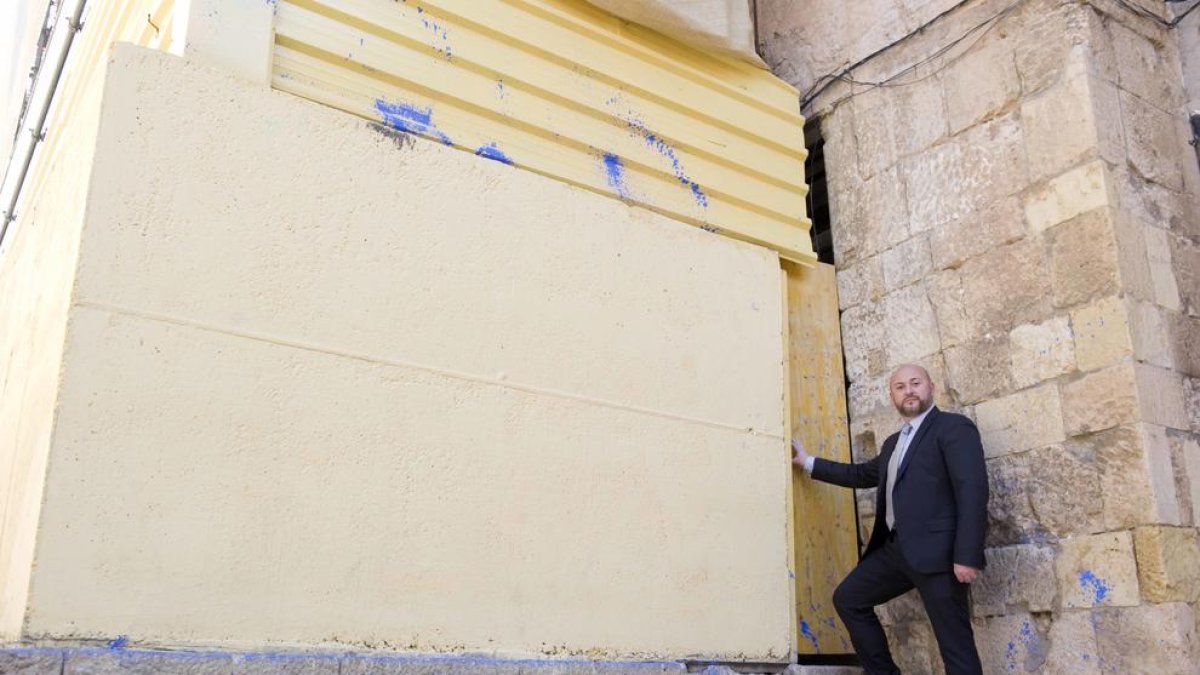 El jutge prohibeix construir sobre el local de la discòrdia de Ca l'Ardiaca