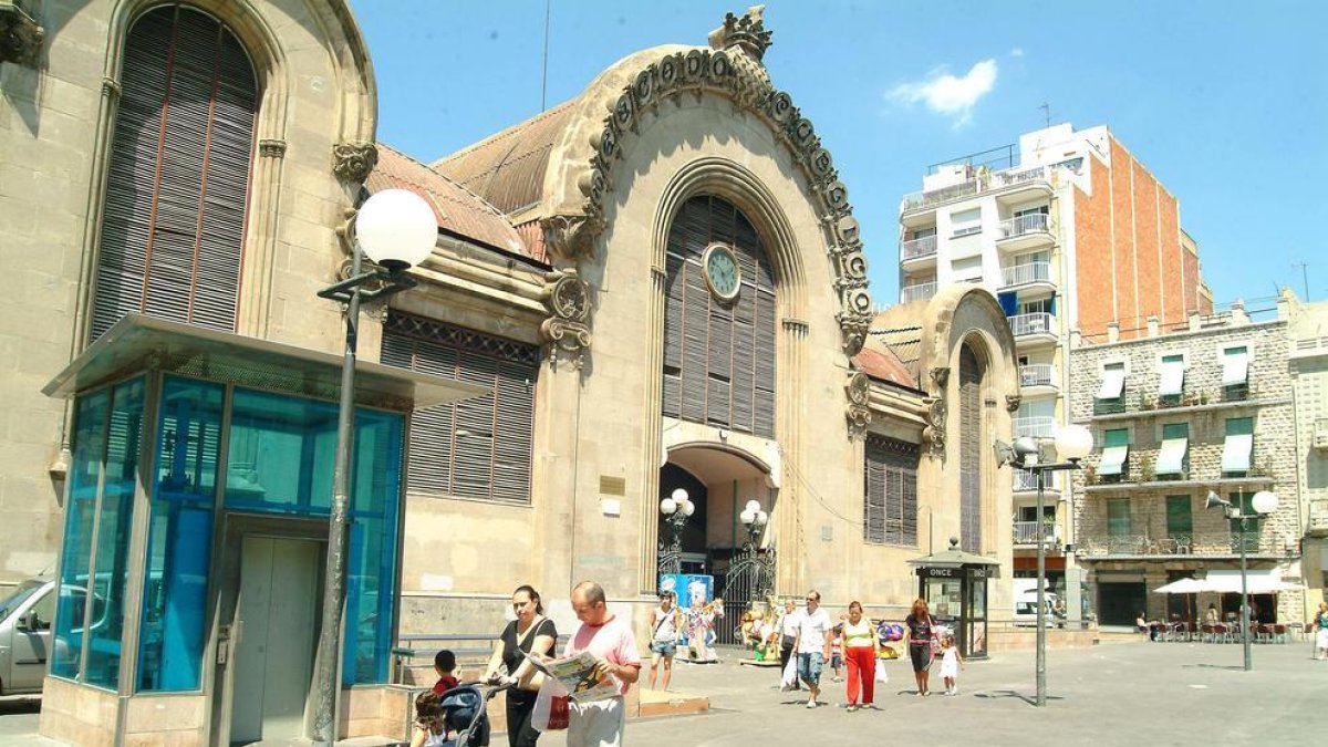 La Asociación de Vecinos Tarragona Centre presenta una moción para la redefinición de la urbanización de la plaza Corsini