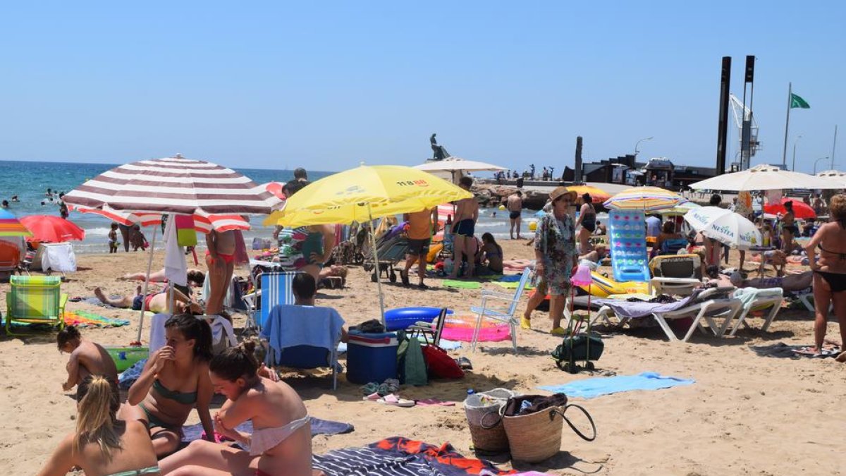 Els termòmetres s'enfilen fins els 38 graus a bona part del país