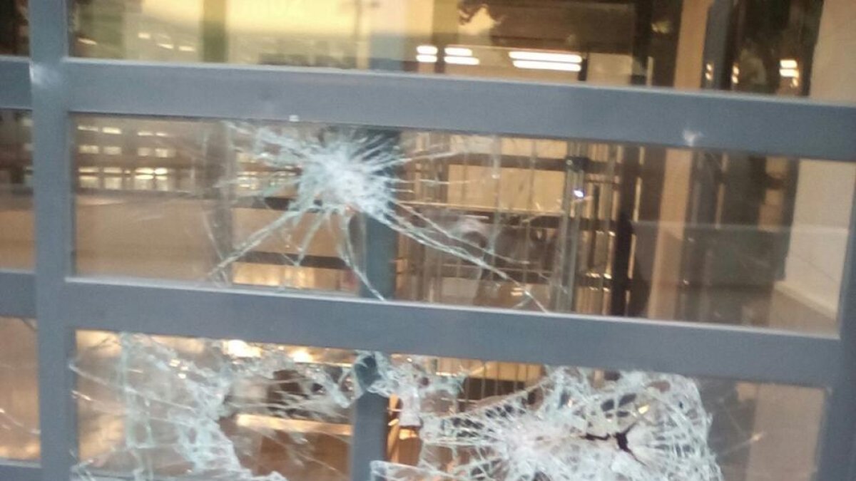 Els funcionaris de Mas Enric qüestionen el blindatge dels vidres de la presó