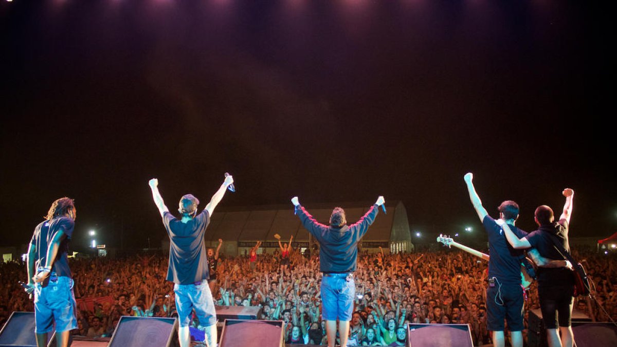 La Raíz, gran protagonista de la primera noche de l'Acampada Jove