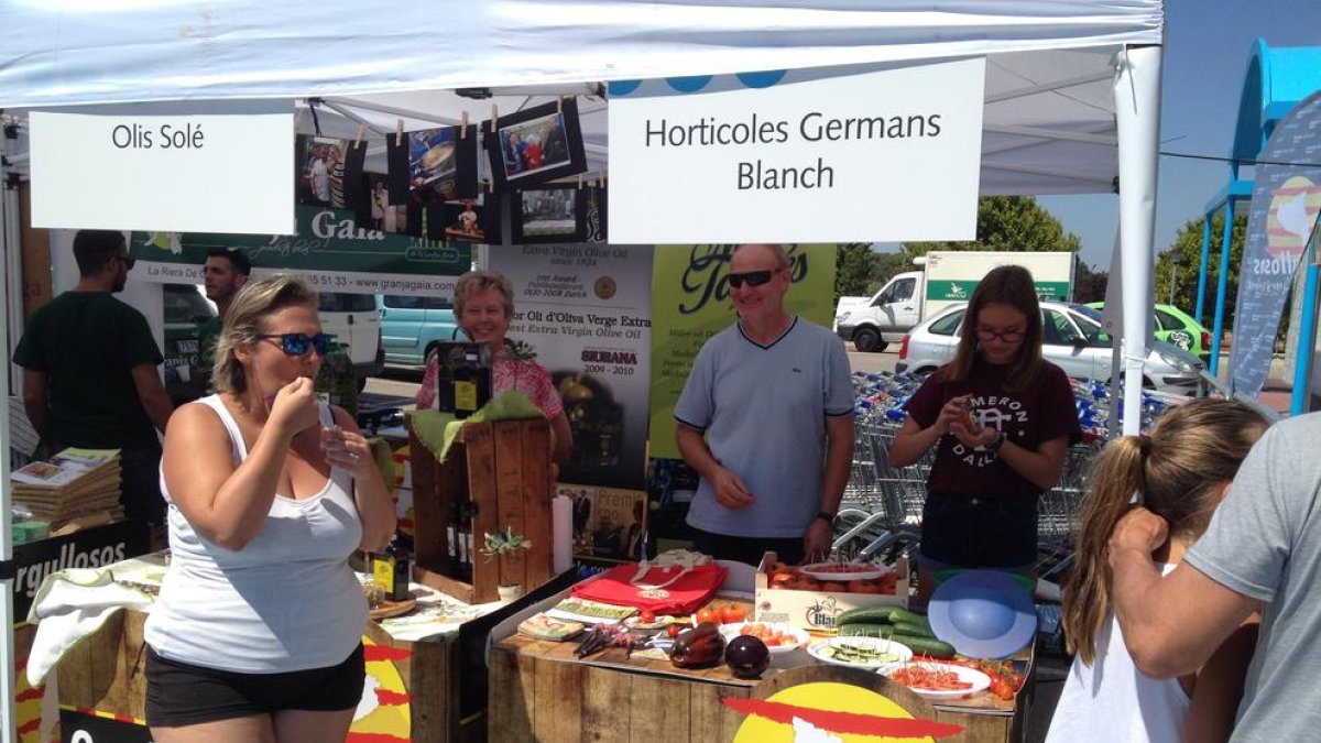 Productes locals de tota mena es donen a conèixer a Altafulla