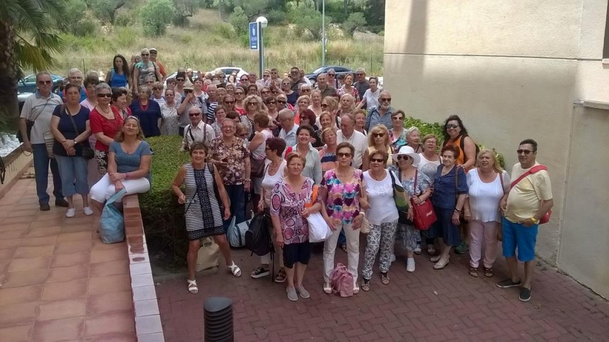 Més de 150 persones majors de 60 anys tanquen el programa d'activitats esportives 'Gent Gran amb el cor jove'