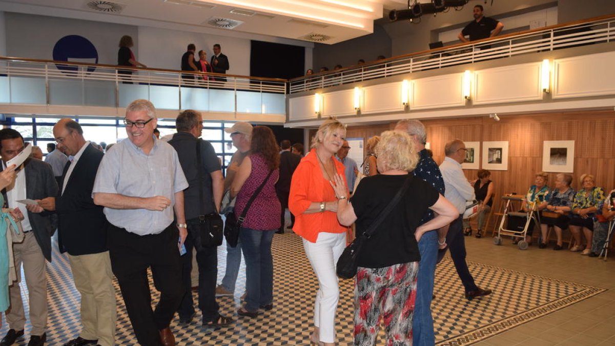 Muchos políticos, pocos serrallencs