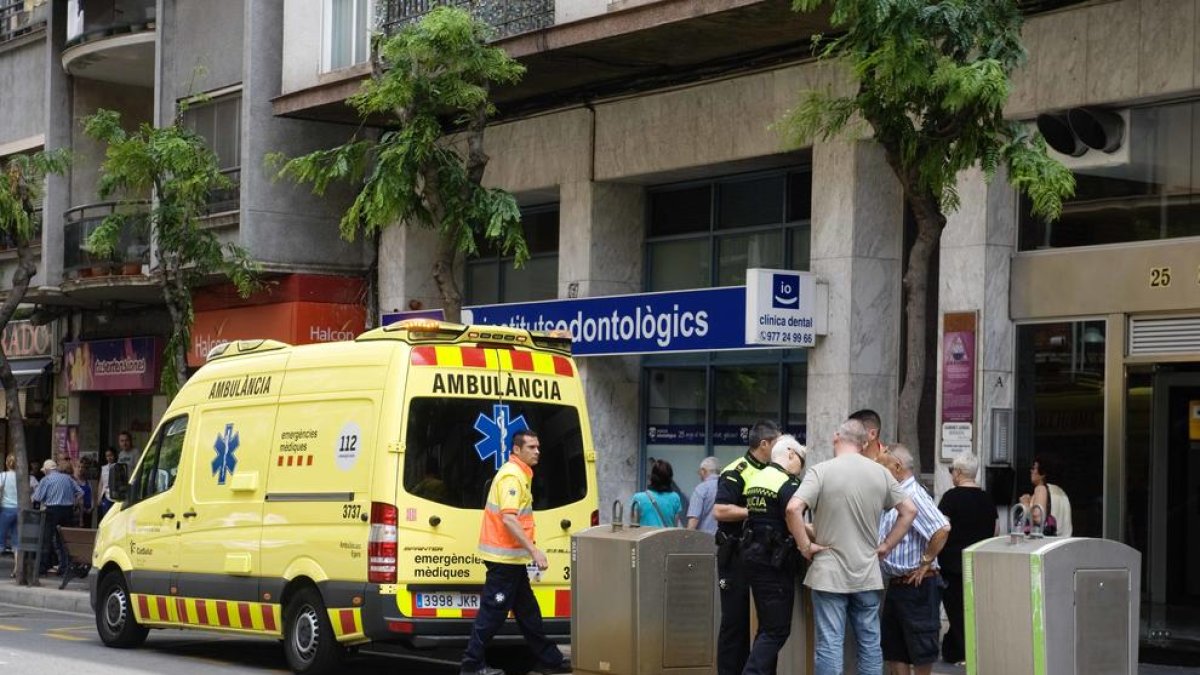 Roben una bossa pel mètode de l'estrebada i s'emporten un botí de quinze mil euros