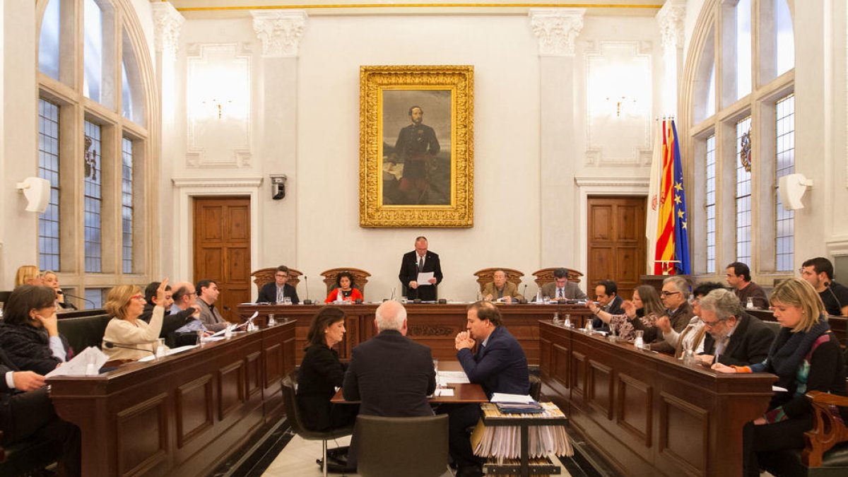 El seguro civil de los consejeros de las empresas municipales está vencido