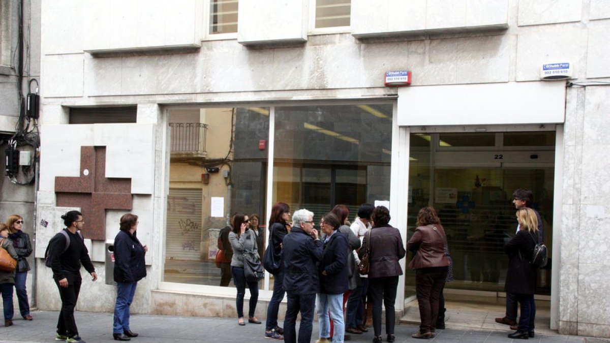 Un any d'espera perquè el psicòleg visiti el fill d'una família tarragonina