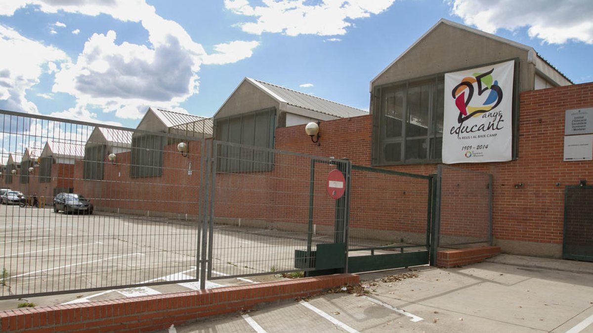 El jutge dóna la raó a la professora de l'INS Domènech i Montaner