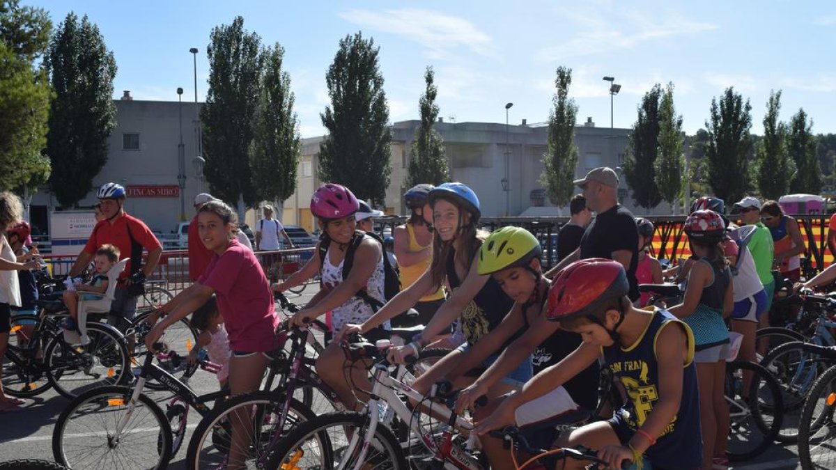 La Móra-Tamarit pedala en la 24a bicicletada popular