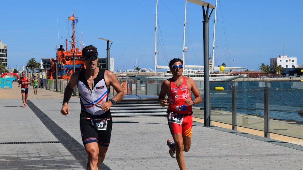 Arrenca el 7è Triatló de Tarragona amb la participació de 1.150 esportistes