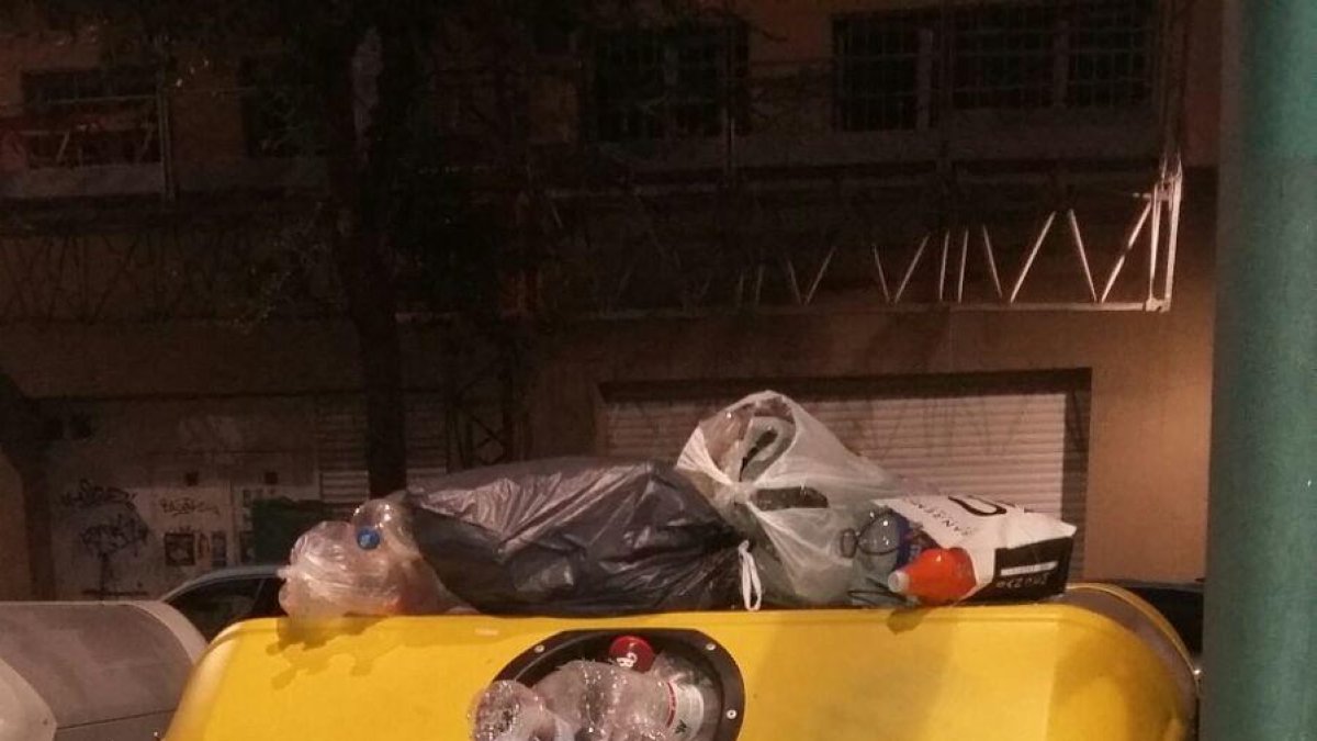 Noves queixes a la xarxa per l'estat dels contenidors a Tarragona