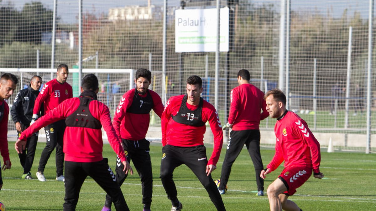 El central italo-brasiler Bruno Perone convenç i se suma a la plantilla grana