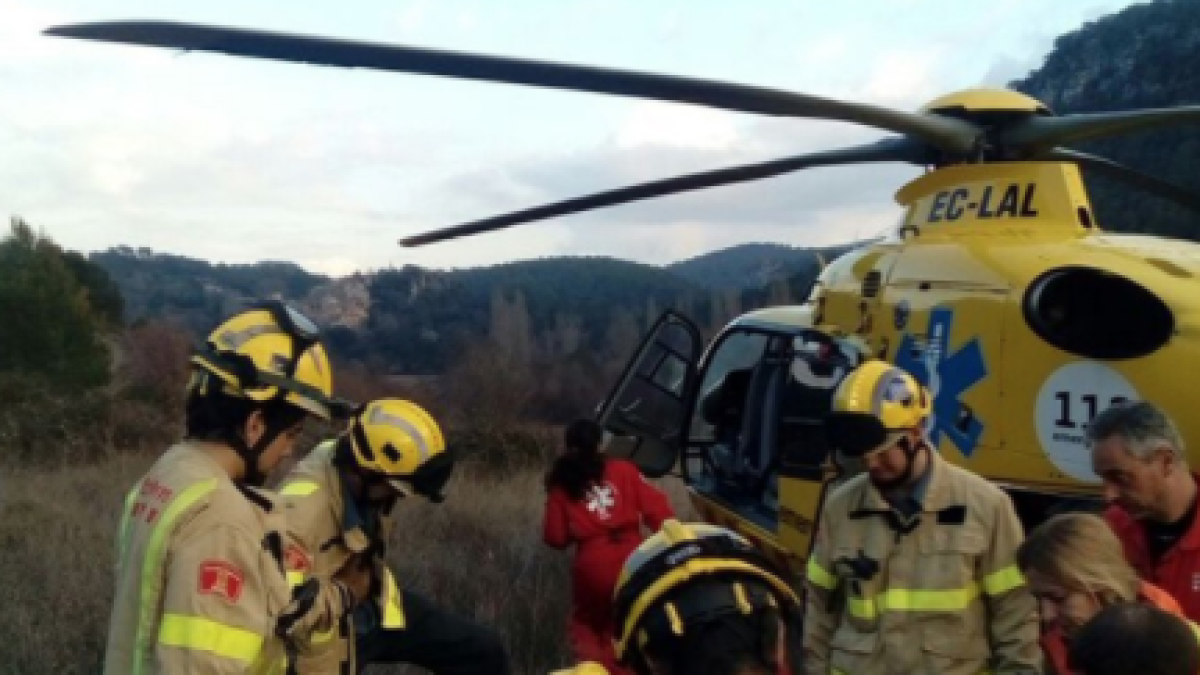 Un hombre siendo evacuado en helicóptero, en una imagen de archivo.
