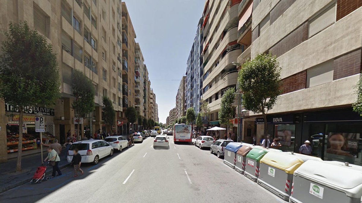 Lo paran por circular de noche sin luces y descubren que había perdido todos los puntos del carné