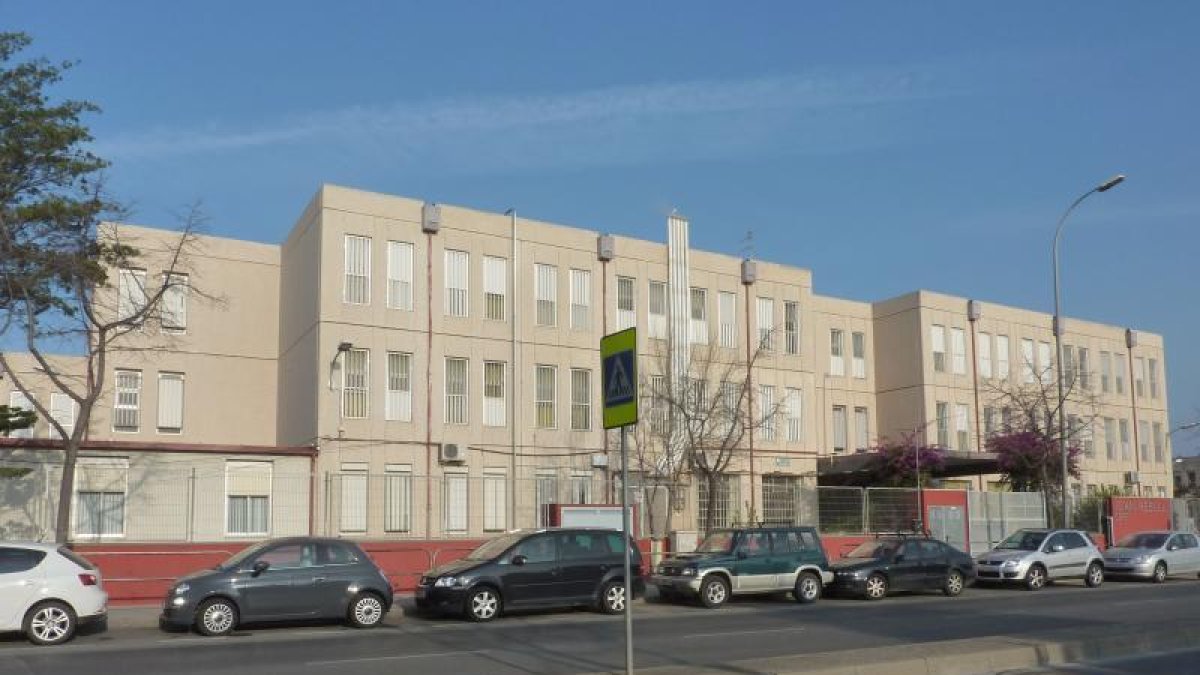 El model lingüístic de l'Escola Joan Rebull arriba al Parlament