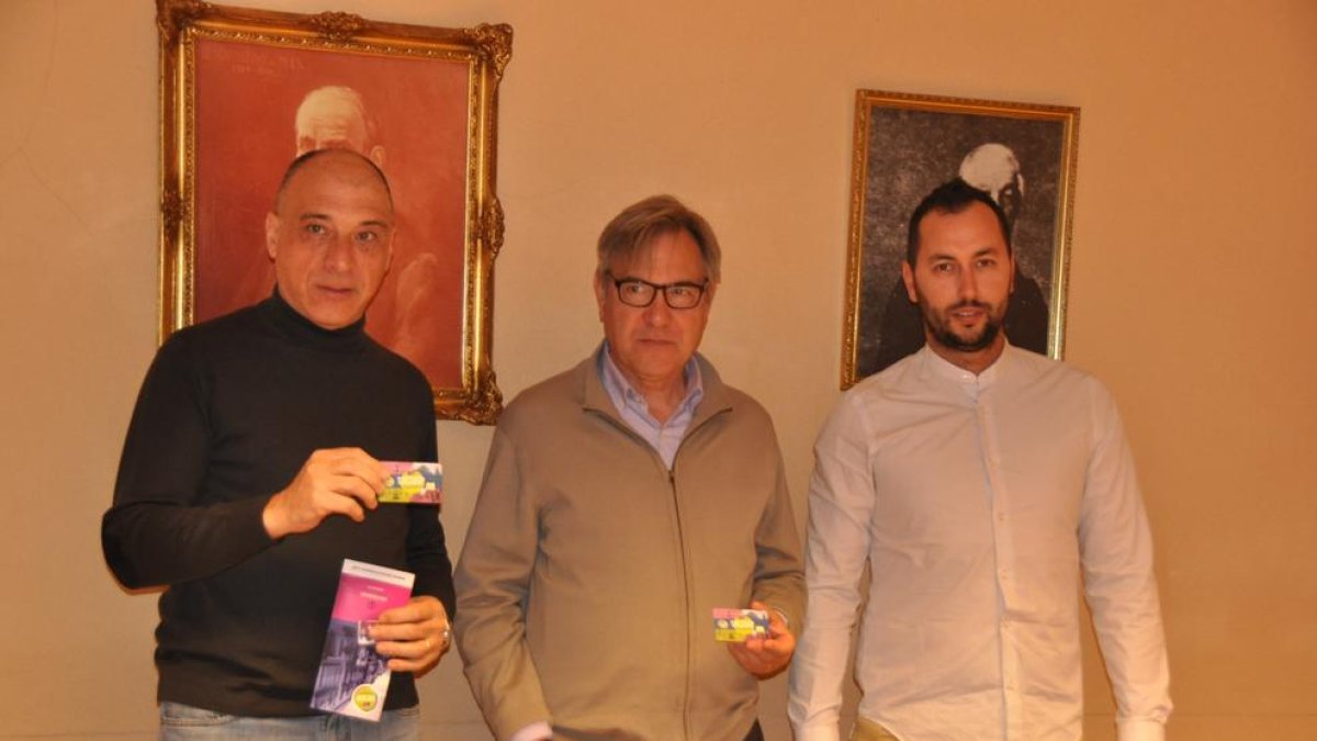 Torredembarra posa en marxa la targeta de fidelització del comerç