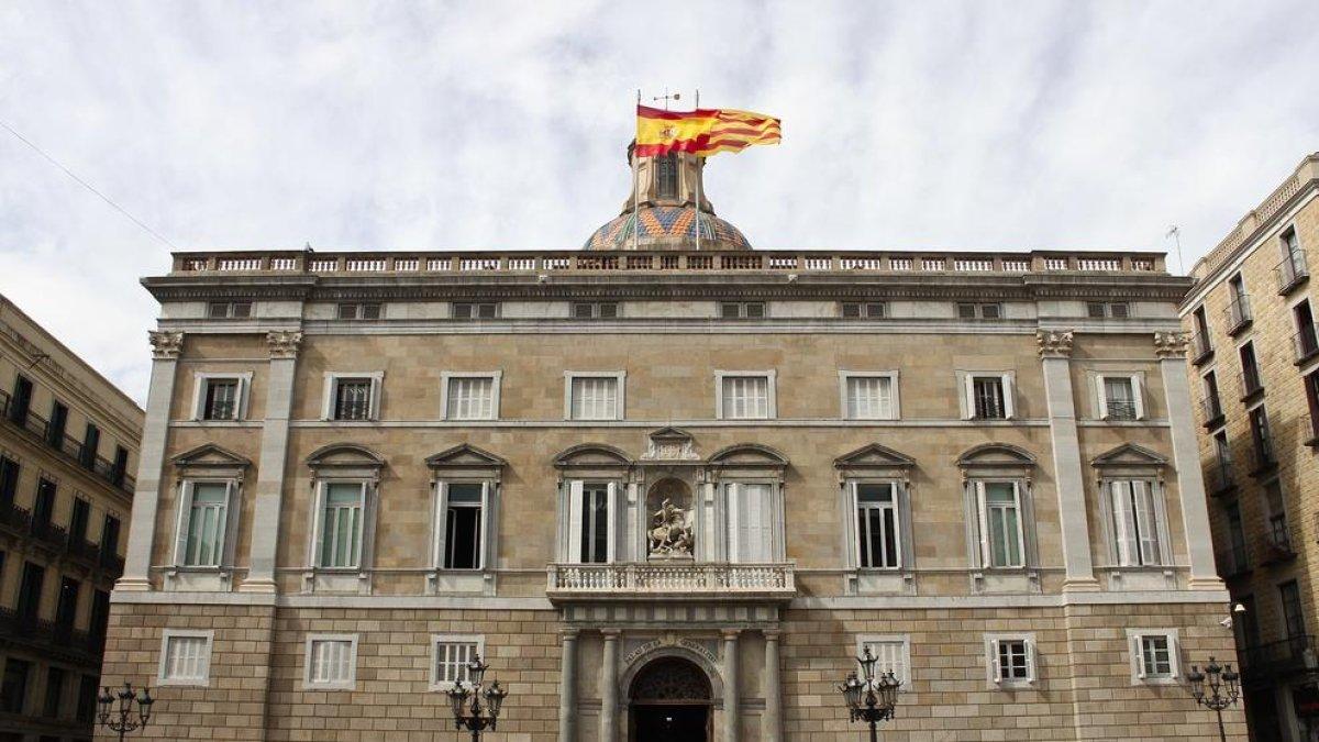 Madrid acomiada els treballadors públics de les delegacions de la Generalitat a l'exterior arran del 155