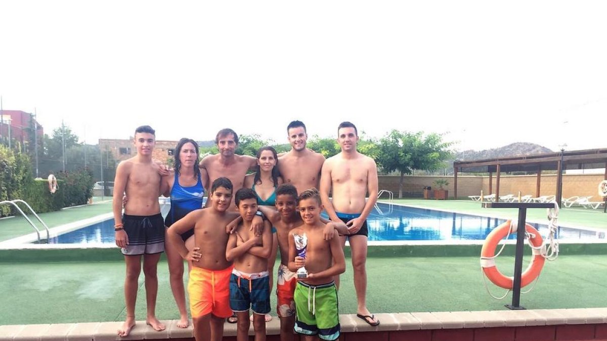 Las 3 horas de natación 'Non-stop' de Riba-roja se quedan a 300 metros del objetivo