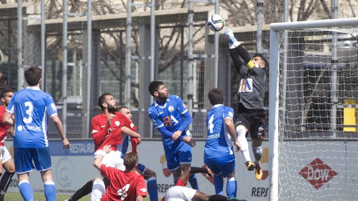 La Pobla pierde Gabi, por sanción, cuando estaba en su mejor momento
