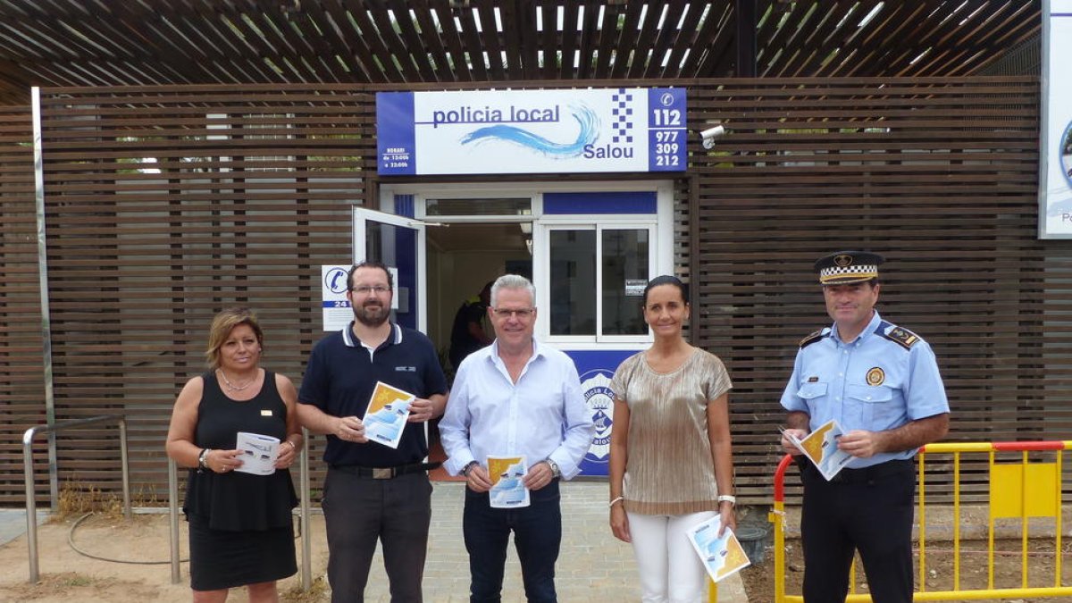 La Policia Local de Salou ensenya a estar segurs a la platja amb un conte