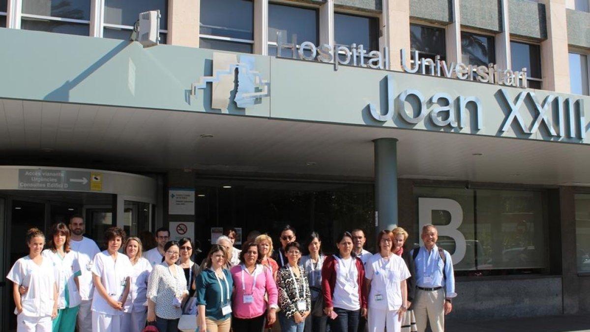Profesionales de enfermería de varios países visitan el Joan XXIII y el CARO Salou